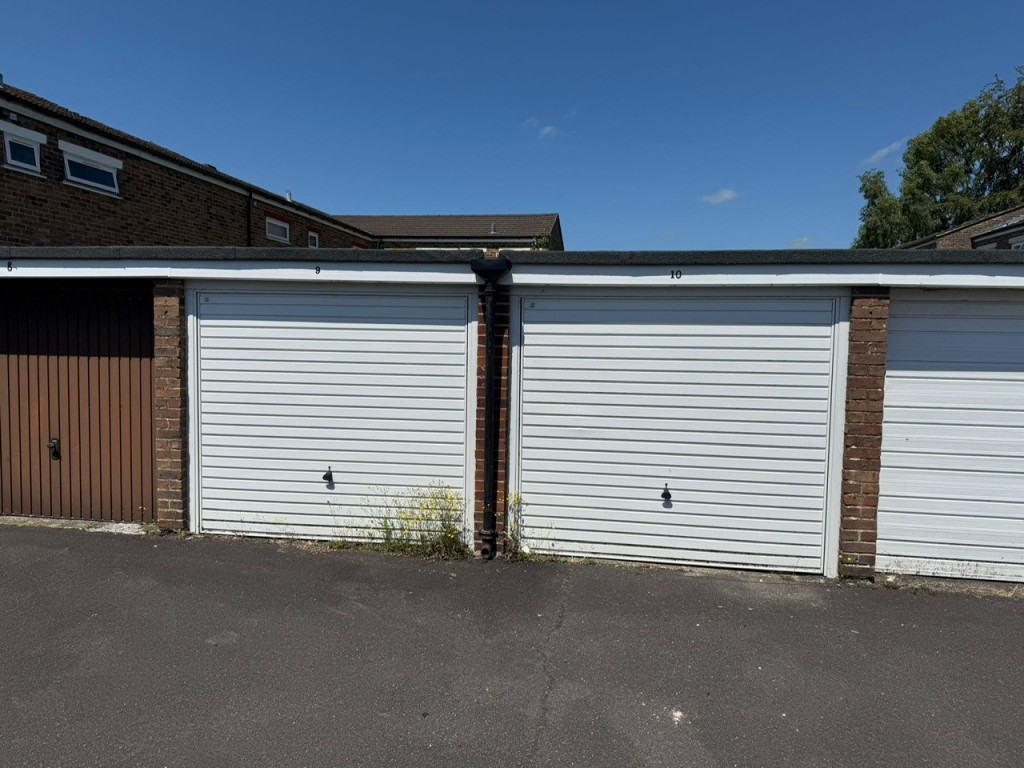 Lot: 27 - NINE LOCK-UP GARAGES - Garages 9 and 10
